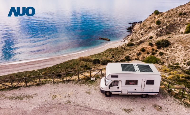 「可撓輕量化太陽光電板SunCurva」使用輕量特殊耐候型複合板取代傳統太陽能板的玻璃前板，不僅降低70%重量，每米平方僅3Kg；具有抗衝擊性能及通過電磁相容性測試，可應用於交通運輸工具，如露營車、遊艇等